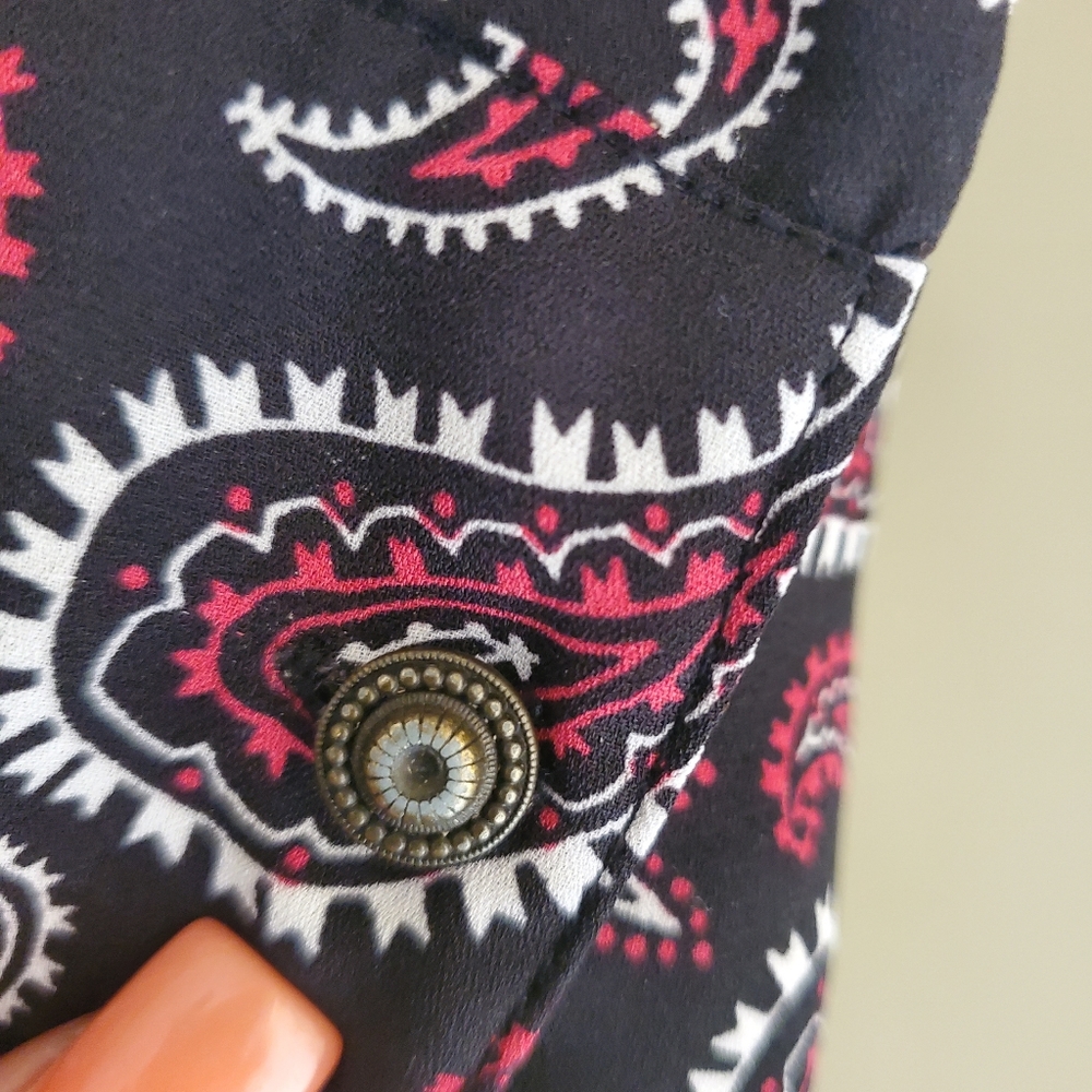 Paisley Black, Red, and White Long Sleeve Premise Studios High Low Tunic T Sz M - Picture 7 of 11